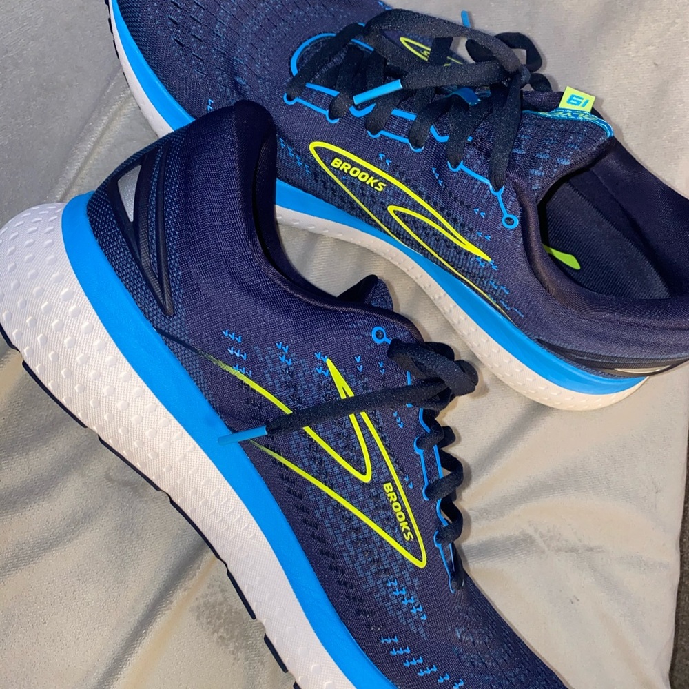 Brooks Sneakers